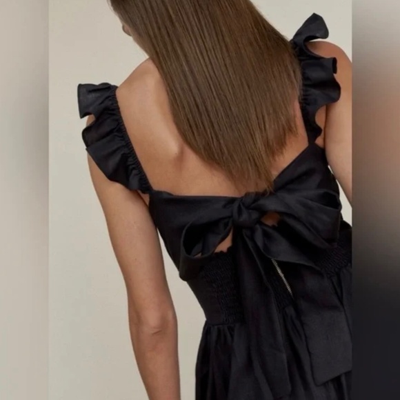 Reformation Vecchio dress size 0 - Picture 3 of 7